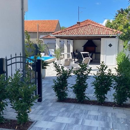 Breitling Apartments With Pool Biograd Na Moru Buitenkant foto