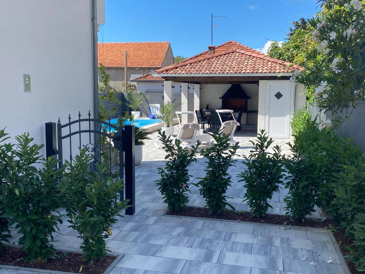 Breitling Apartments With Pool Biograd Na Moru Buitenkant foto