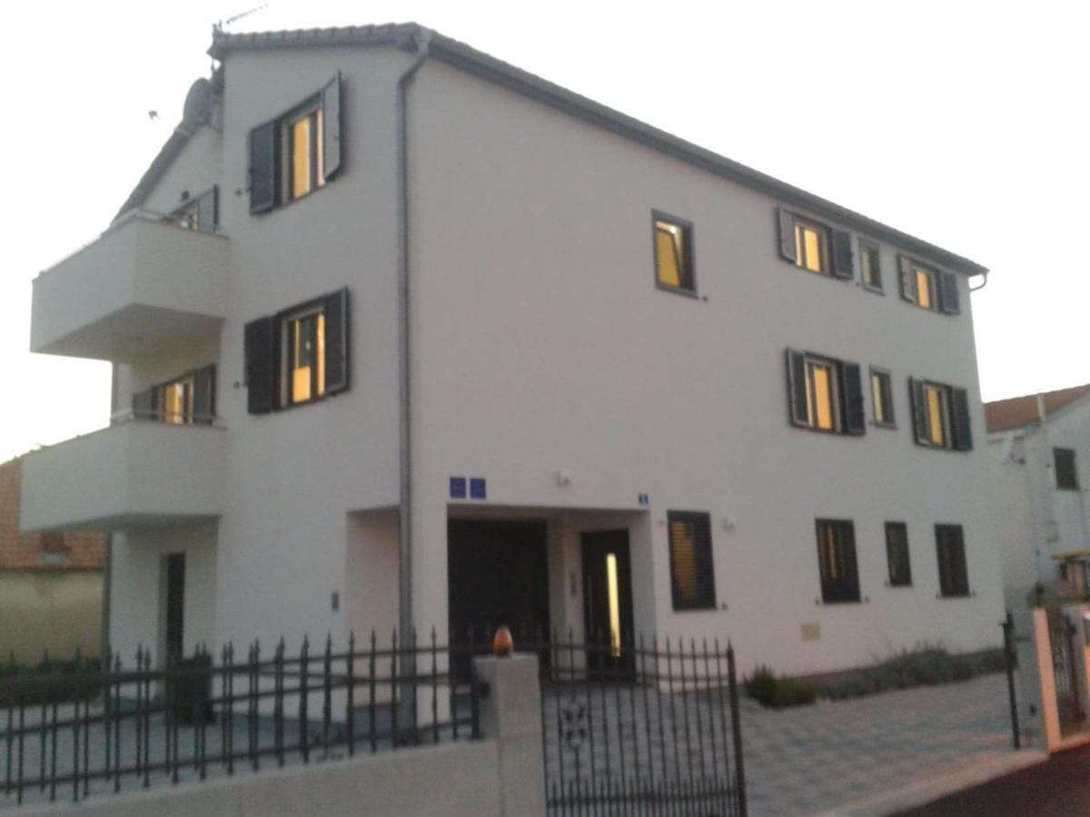 Breitling Apartments With Pool Biograd Na Moru Buitenkant foto